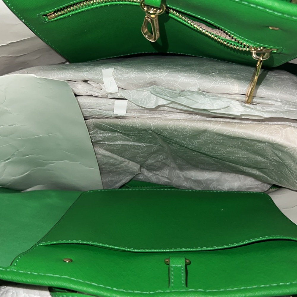 Michael Kors Green Saffiano Leather Tote with Gold Hardware - Picture 6 of 14
